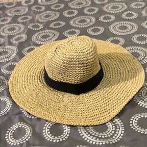 Straw women’s holiday sun hat H&M gorgeous